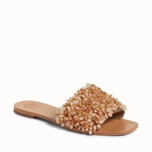 🚨 ISO Tory Burch Logan Slip-on Sandal 🚨